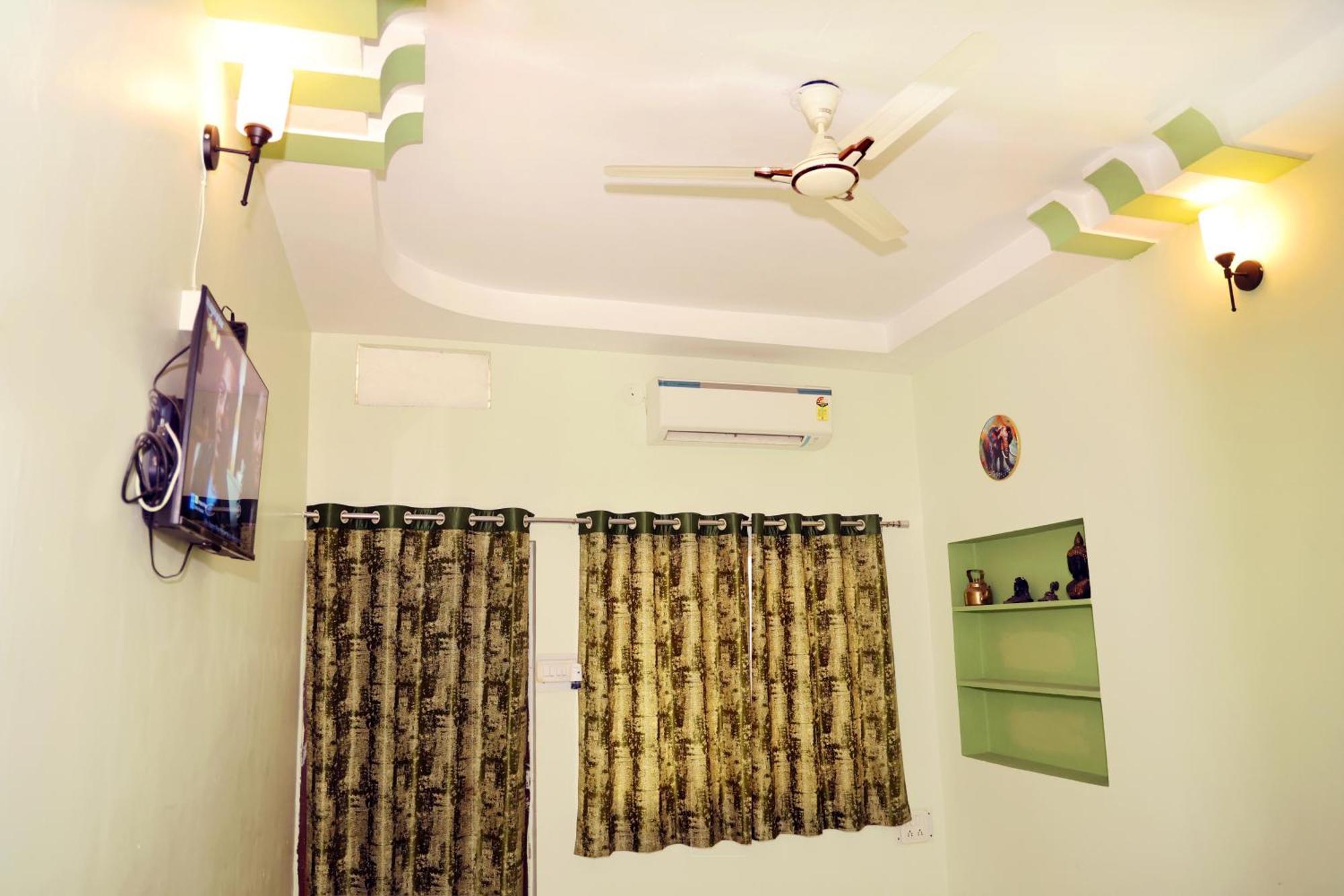 Shree Vinayak Guest House Удджайн Екстер'єр фото
